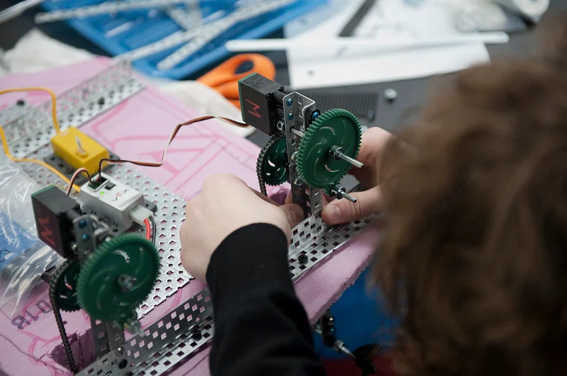 autonomous line vex high stakes game kit